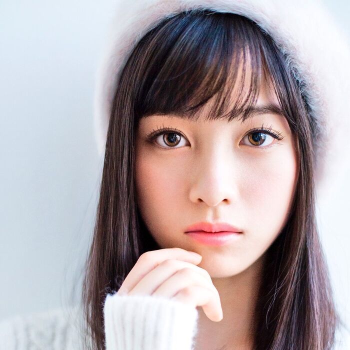 Naoko Hashimoto, glanced cleavage is a big gravure. 4th image