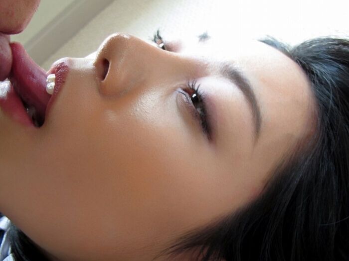 [Deep kiss feeling good] entangled the deep tongue and sticky... 40th image