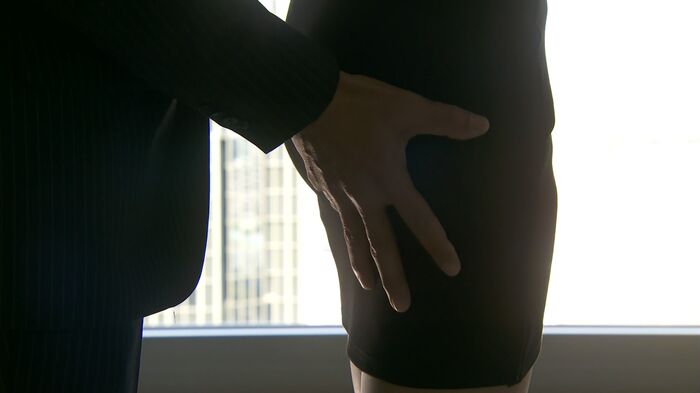 Nana's butt is touched and a high kick 19th image