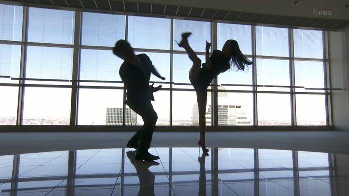 Nana's butt is touched and a high kick 26th image