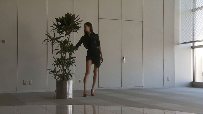 Nana's butt is touched and a high kick 30th image