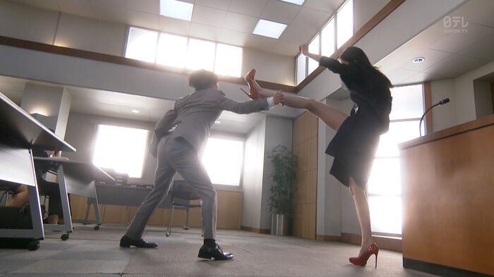Nana's butt is touched and a high kick 31th image