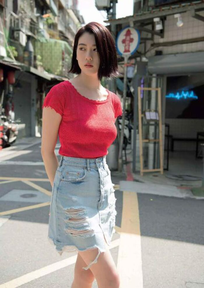 【 image 】 Ayaka Miyoshi (20) 'I'm a model, but...' ⇒ Tongari bikini exposed... 4th image