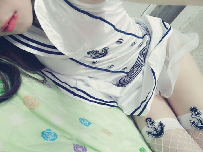 Thighhighs Amateur's erotic selfie is really good! 5th image