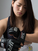 [Image] self-taking breast spill of active female martial artist King Reina!! Nipple BLACK But mound