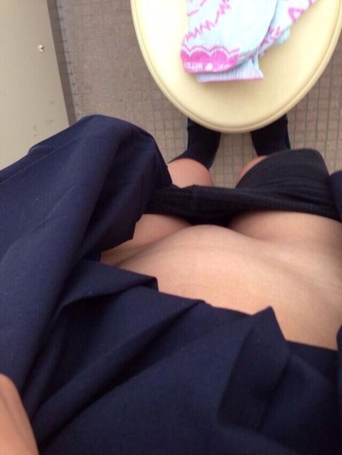 [Selfie erotic image] pawn a smooth shaved crotch... 7th image