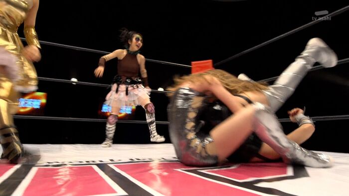 AKB member's butt www thighs and breasts tofu Pro Wrestling erotic cap image 12th image