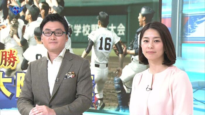 Firmly self-assertion W Sugiura Yuki's De Kai breast under the blouse 2th image