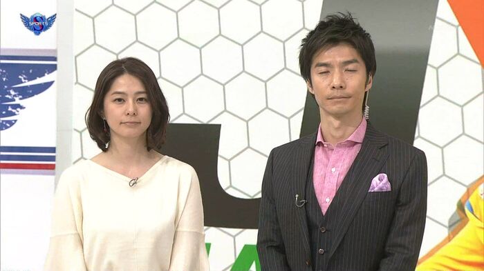 The distance from the top to the back of the horizontal breast milk of the www breasts of Yuki Sugiura Satur Daysports W 2th image