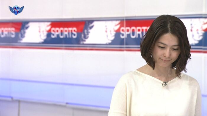 The distance from the top to the back of the horizontal breast milk of the www breasts of Yuki Sugiura Satur Daysports W 38th image