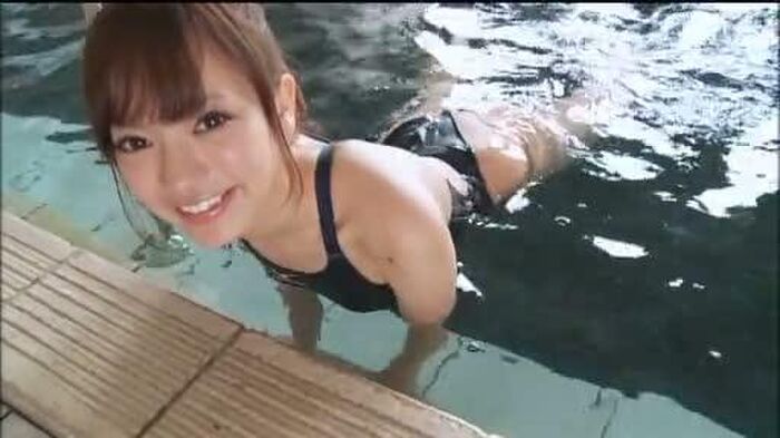 [Erotic image Underwater] Hiroko Kamata-chan wedgie in the water swimsuit swimsuit ● Ko and show roughness industry wwwwwwww 71th image