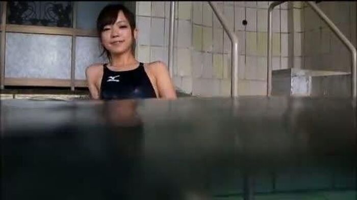 [Erotic image Underwater] Hiroko Kamata-chan wedgie in the water swimsuit swimsuit ● Ko and show roughness industry wwwwwwww 77th image