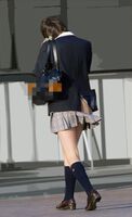 【街撮りJK画像】将来楽しみな美しい太もものJKたちを街撮り！