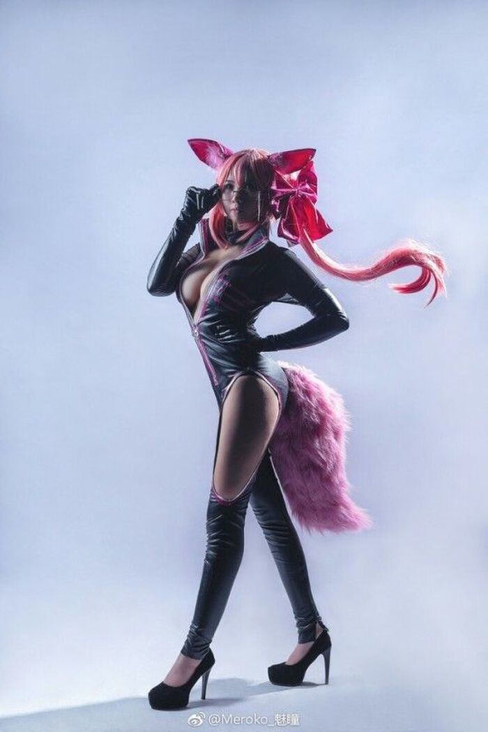 このボディスーツがふともも露出でエロいんすよwww 4th image