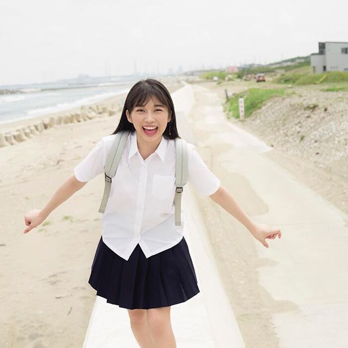 牧野真莉愛(17)のJKおっぱいが拝める水着グラビア画像135枚 4th image