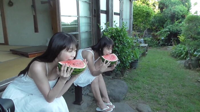 牧野真莉愛(17)のJKおっぱいが拝める水着グラビア画像135枚 48th image