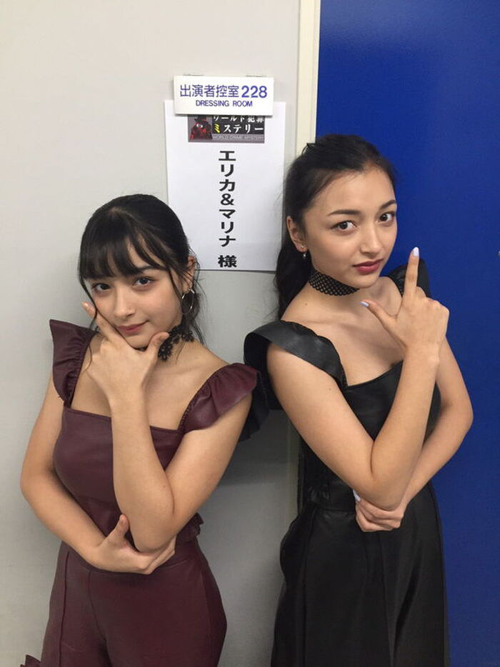 The active busty JK Sister Erika Marina of attention in TikTok, to Jack the whole with young animal W cover WW 12th image