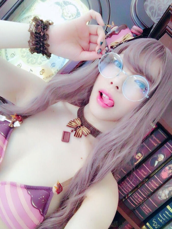 I have a clean erotic face that just do the underwear model as expected www 7th image