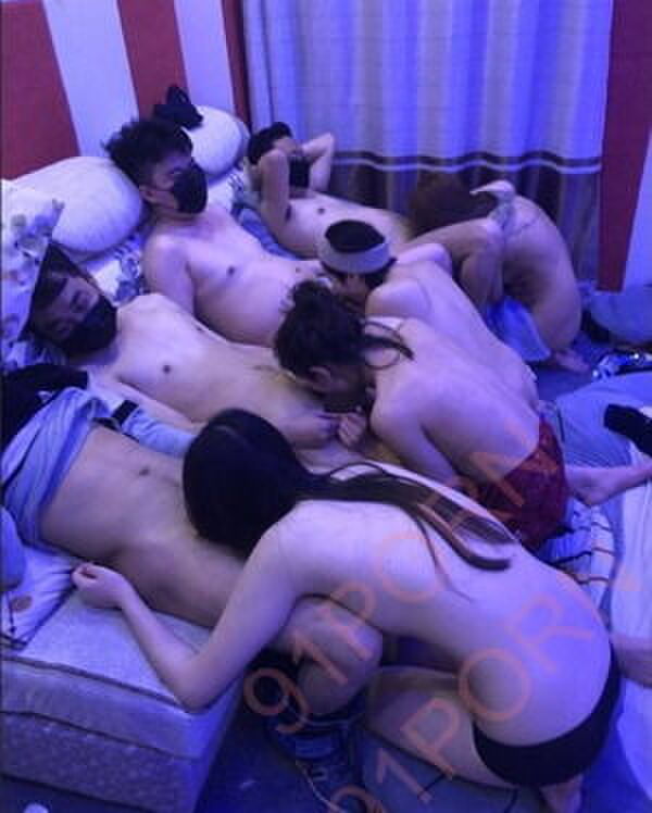 This looks gusto in Irama is a female dog de M or erotic www 17th image