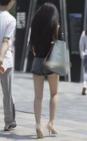 [Beautiful legs erotic image] can't wait until summer! Chasing Chile plump legs going around town (; ^ Ω ^)