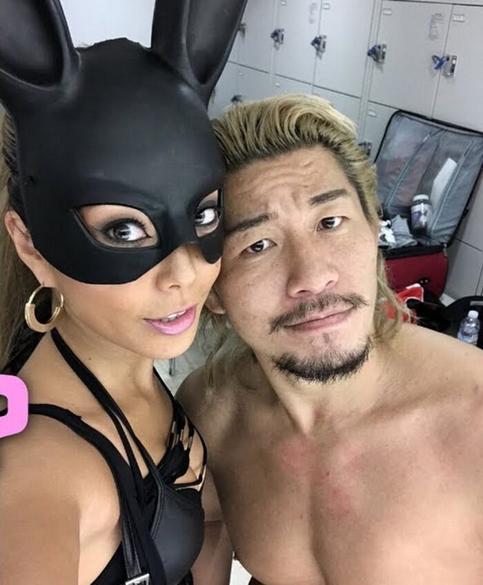 Wrestling broadcast late at night, there is a T-back gal that was a bare-arse www 5th image