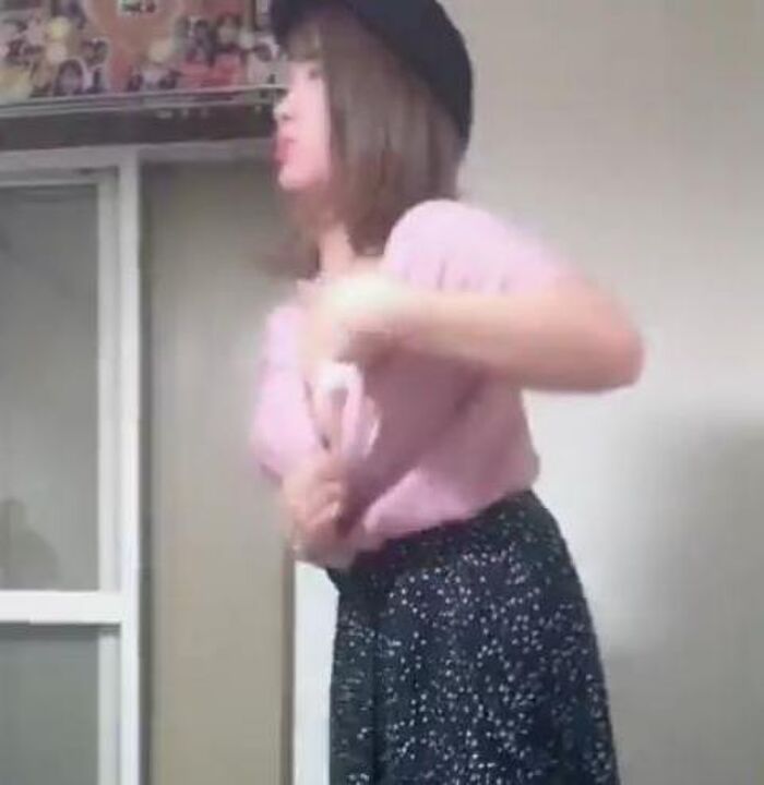 [Oppai Porori] Wwwwwwwwwwww that gal in TikTok will deliver the nipple-bare video 6th image