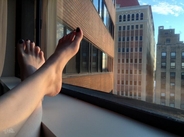 Foot fetish image 150 sheets attracted to bare feet 73th image