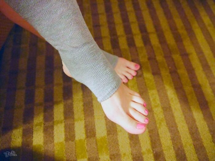 Foot fetish image 150 sheets attracted to bare feet 83th image