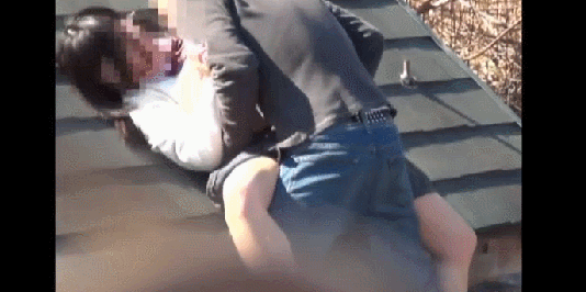 It is a sle that puts a rape image like gachi that seems to mix the real thing. 3th image